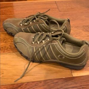 Sketchers brown walking shoe